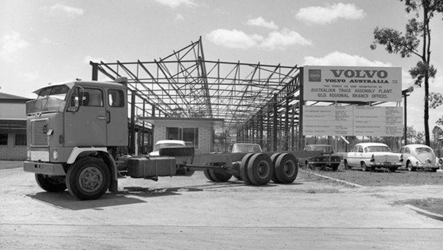 https://www.volvogroup.com/content/dam/volvo-group/markets/master/about-us/organization/our-production-facilities/wacol/1860x1050-history-wacol-site-image.jpg